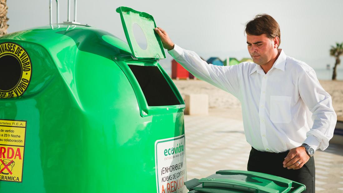 Banderas verdes recogida vidrio