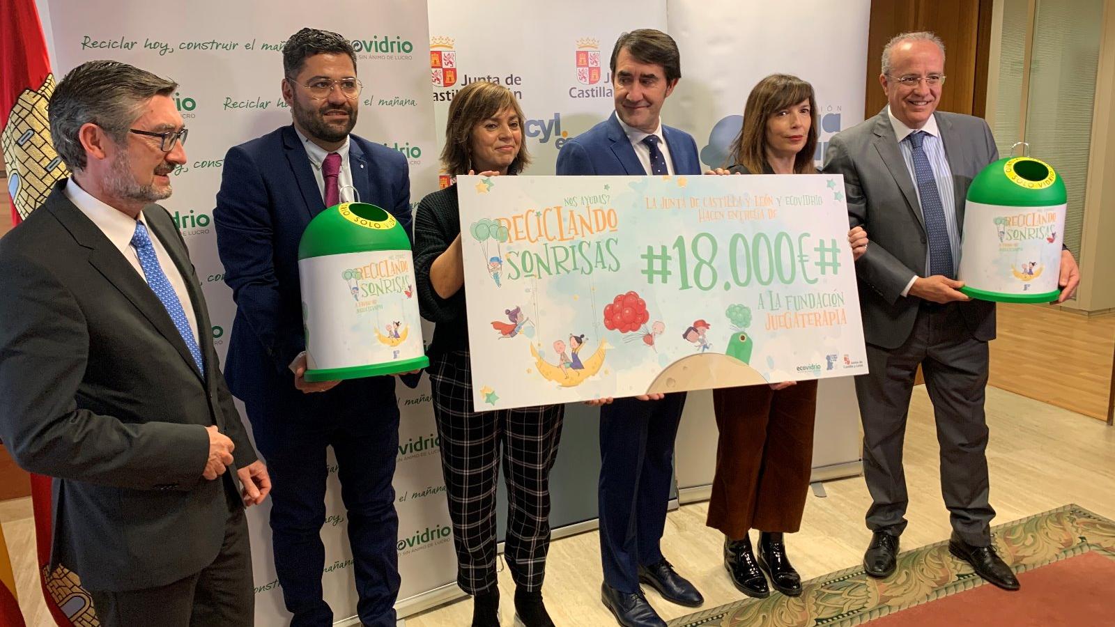 Ecovidrio y la Junta de Castilla y León realizan una donación a la Fundación Juegaterapia