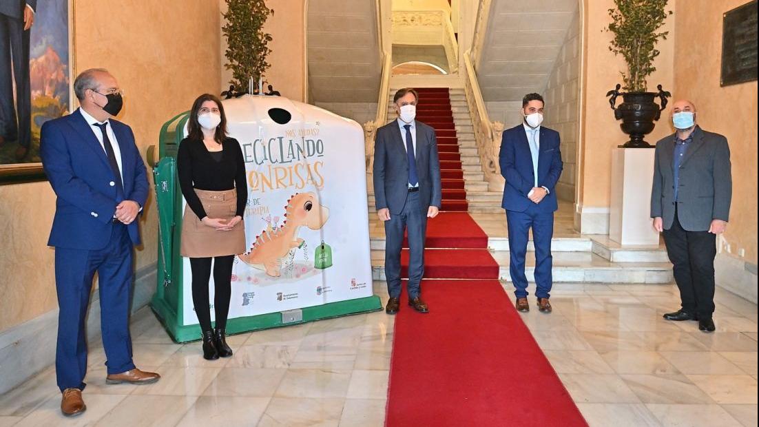 Ecovidrio presenta la iniciativa "Reciclando Sonrisas" en Salamanca junto a la Junta de Castilla y León y la Fundación Juegaterapia