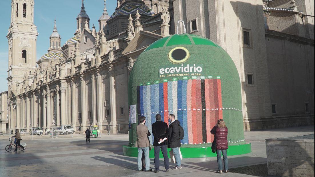 Ecovidrio instala el Contenedor Gigante en Zaragoza por el Día Mundial de la Acción frente al Calentamiento Terrestre